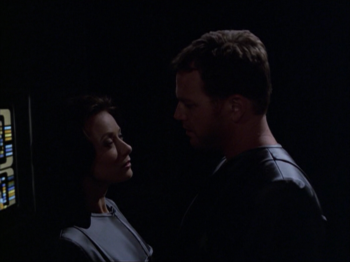 extant_StarTrek_VOY_6x05-Alice_01762.jpg