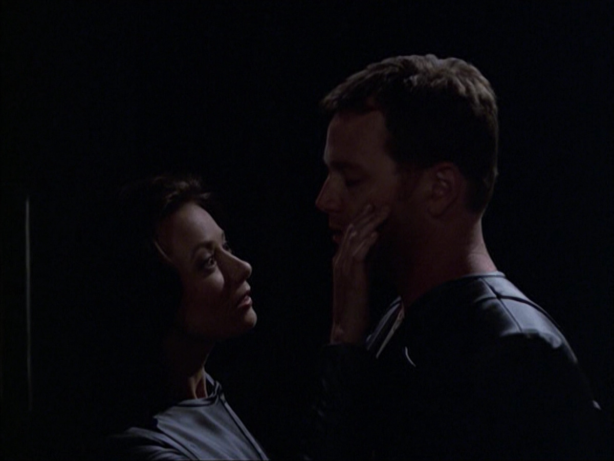 extant_StarTrek_VOY_6x05-Alice_01766.jpg