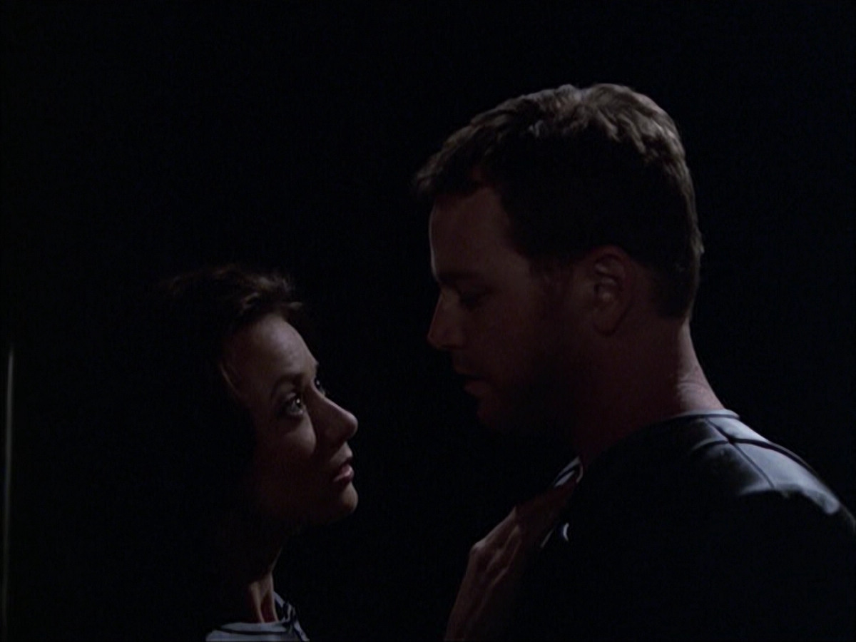extant_StarTrek_VOY_6x05-Alice_01772.jpg
