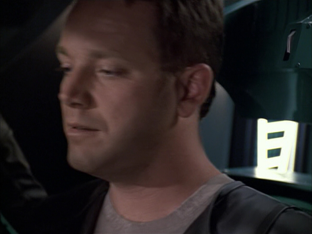 extant_StarTrek_VOY_6x05-Alice_01774.jpg
