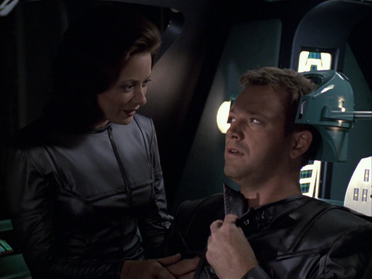 extant_StarTrek_VOY_6x05-Alice_01782.jpg