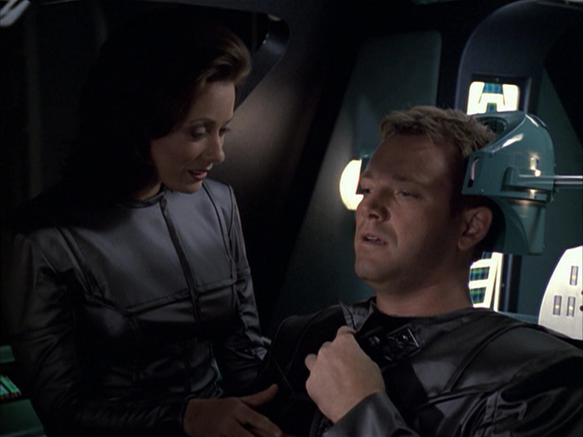 extant_StarTrek_VOY_6x05-Alice_01784.jpg