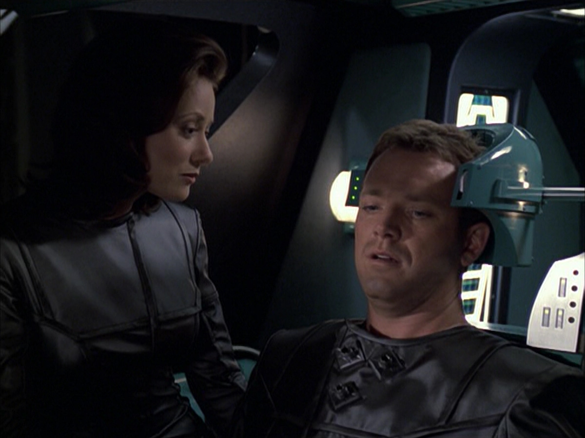 extant_StarTrek_VOY_6x05-Alice_01817.jpg