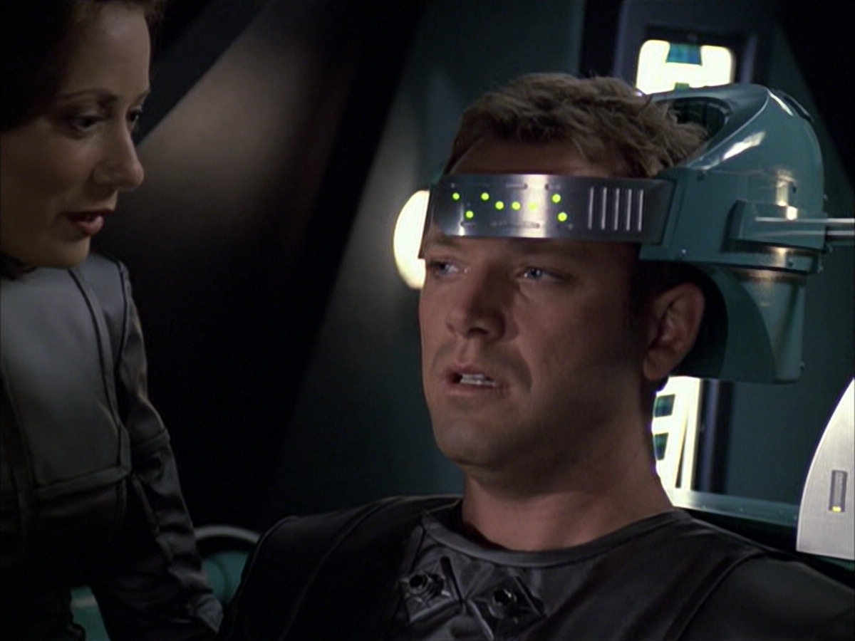 extant_StarTrek_VOY_6x05-Alice_01831.jpg