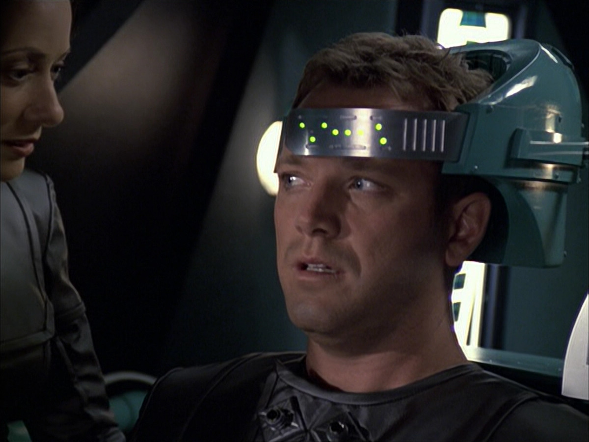 extant_StarTrek_VOY_6x05-Alice_01832.jpg