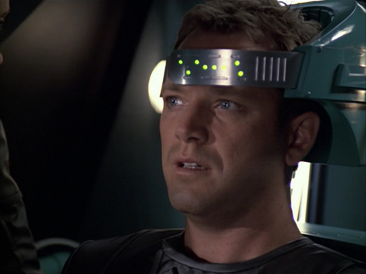 extant_StarTrek_VOY_6x05-Alice_01834.jpg