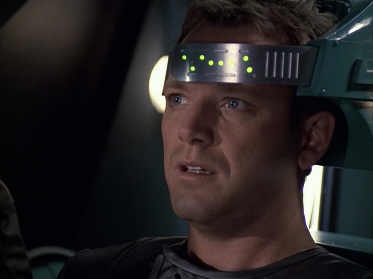extant_StarTrek_VOY_6x05-Alice_01835.jpg