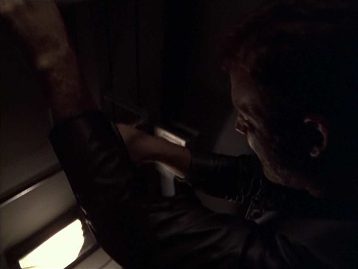 extant_StarTrek_VOY_6x05-Alice_01847.jpg