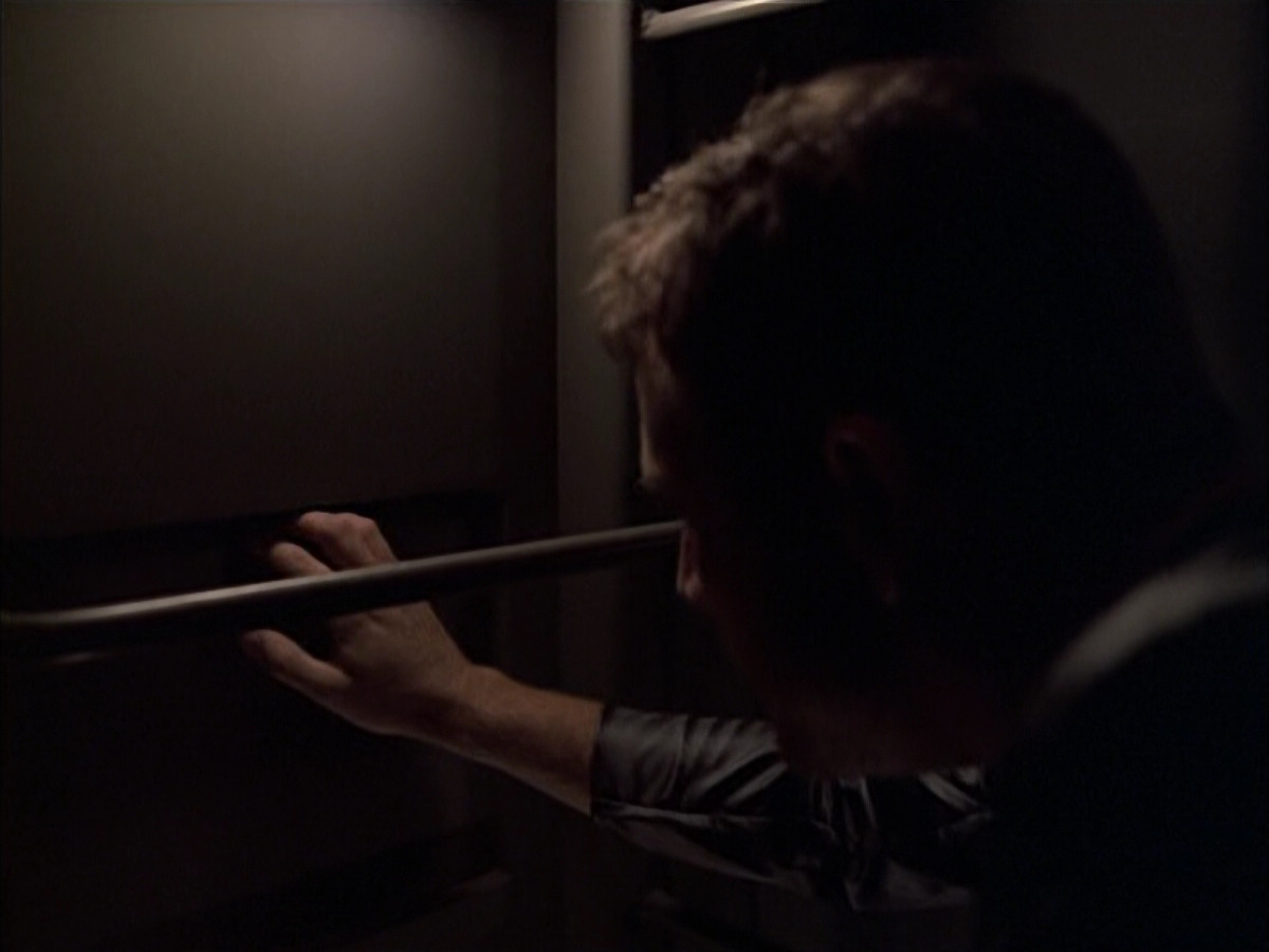 extant_StarTrek_VOY_6x05-Alice_01851.jpg
