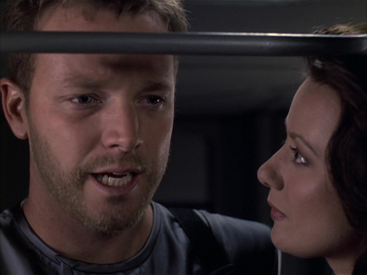 extant_StarTrek_VOY_6x05-Alice_01999.jpg