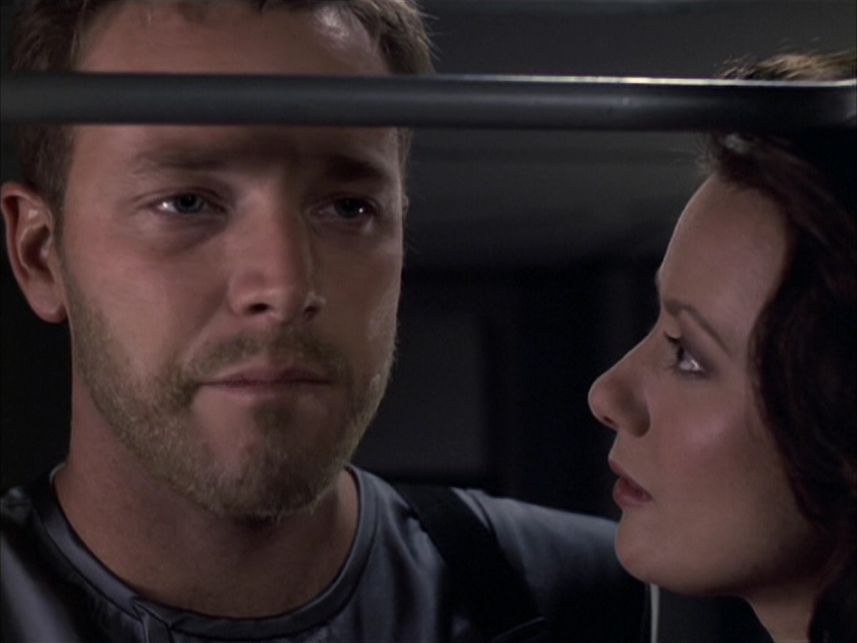 extant_StarTrek_VOY_6x05-Alice_02002.jpg
