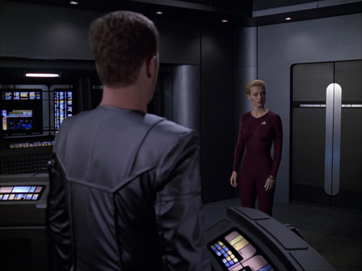 extant_StarTrek_VOY_6x05-Alice_02057.jpg