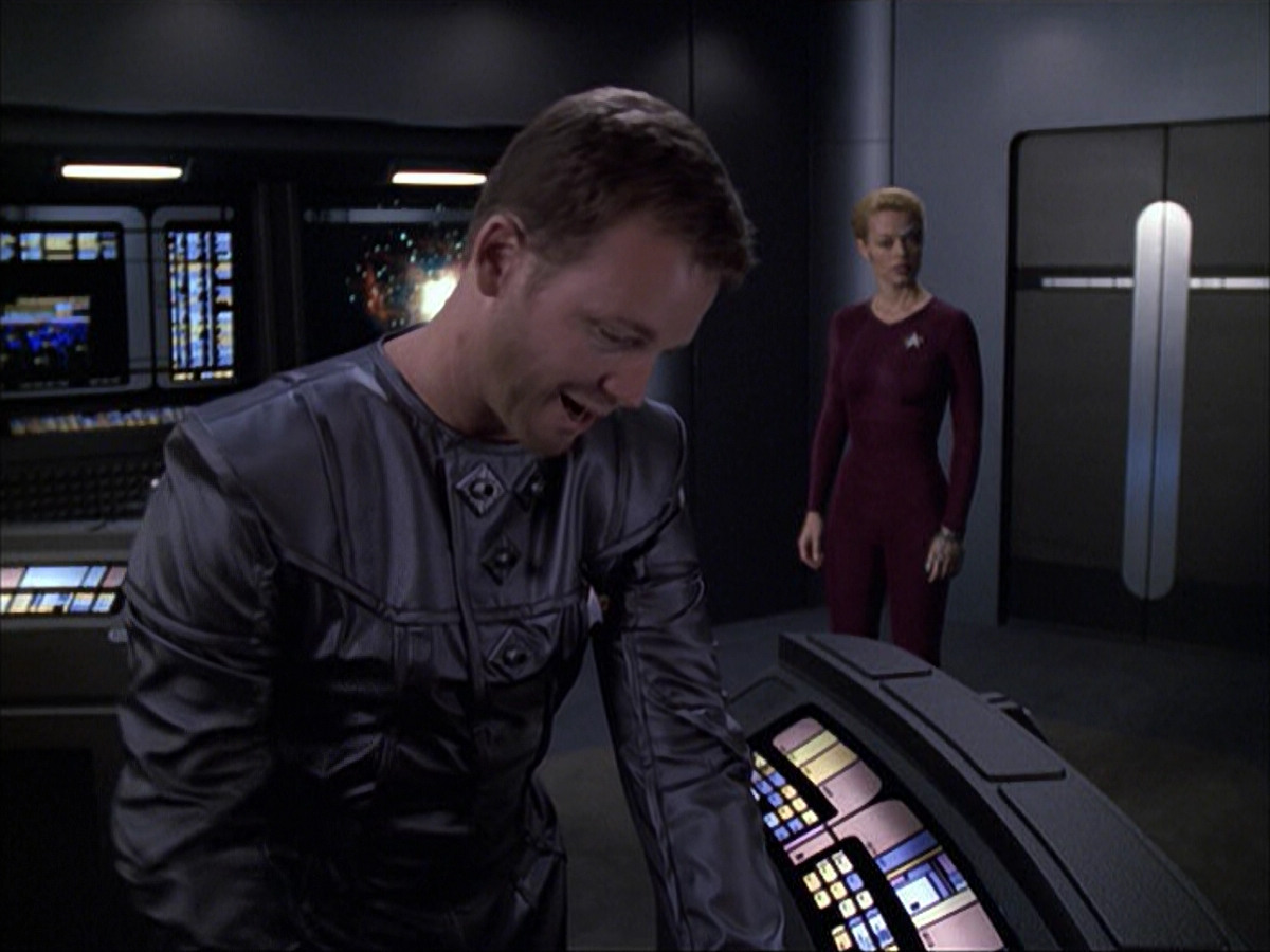 extant_StarTrek_VOY_6x05-Alice_02063.jpg
