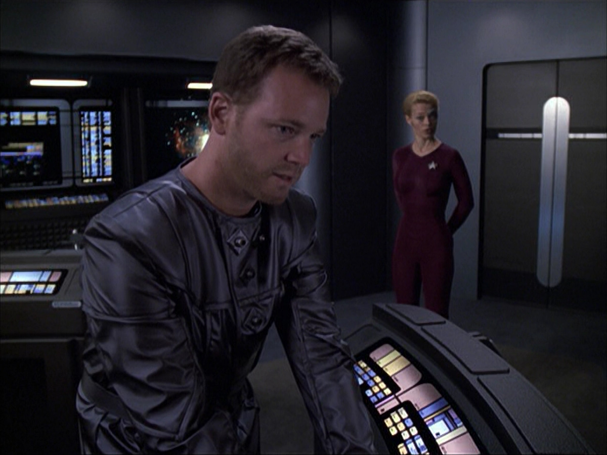 extant_StarTrek_VOY_6x05-Alice_02068.jpg