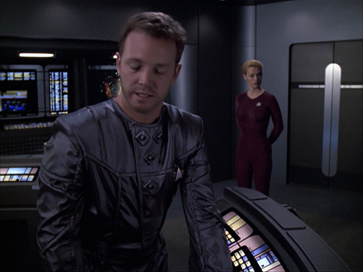 extant_StarTrek_VOY_6x05-Alice_02072.jpg