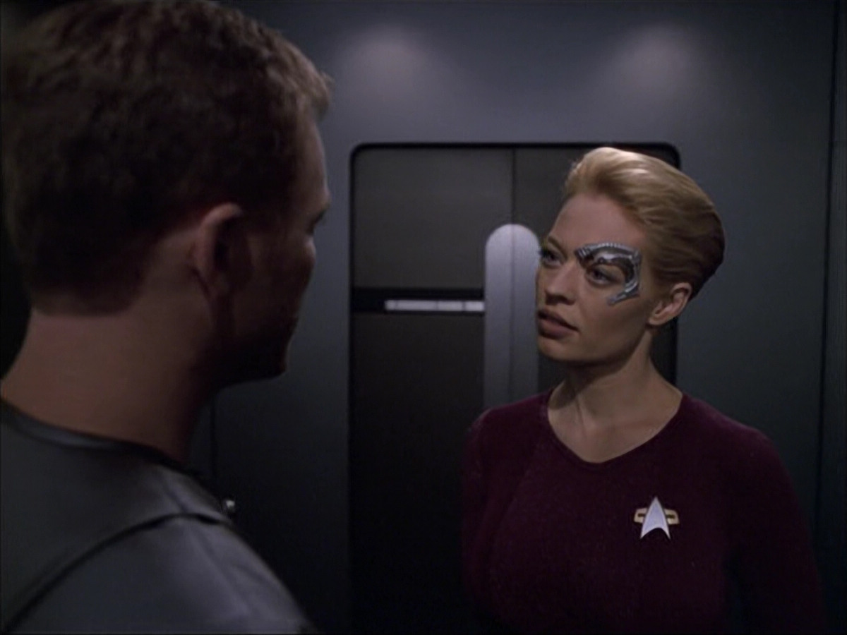 extant_StarTrek_VOY_6x05-Alice_02093.jpg