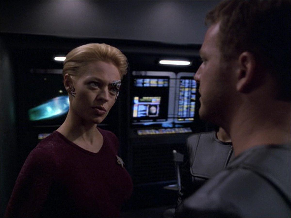 extant_StarTrek_VOY_6x05-Alice_02103.jpg