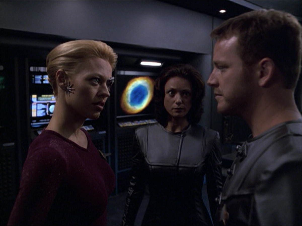 extant_StarTrek_VOY_6x05-Alice_02107.jpg