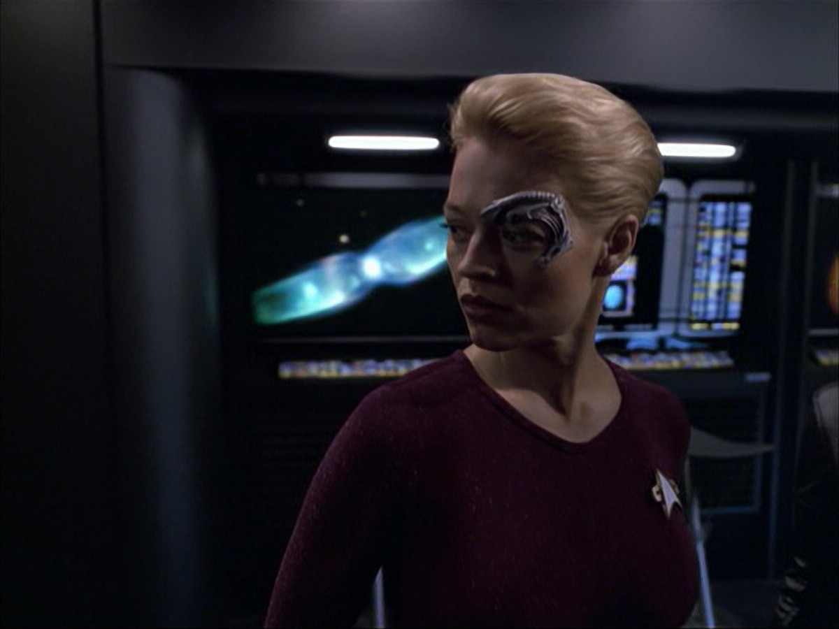 extant_StarTrek_VOY_6x05-Alice_02136.jpg