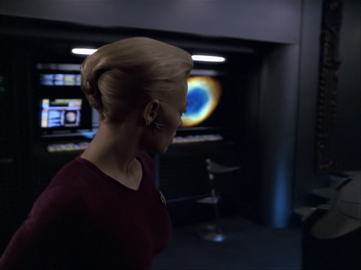 extant_StarTrek_VOY_6x05-Alice_02140.jpg