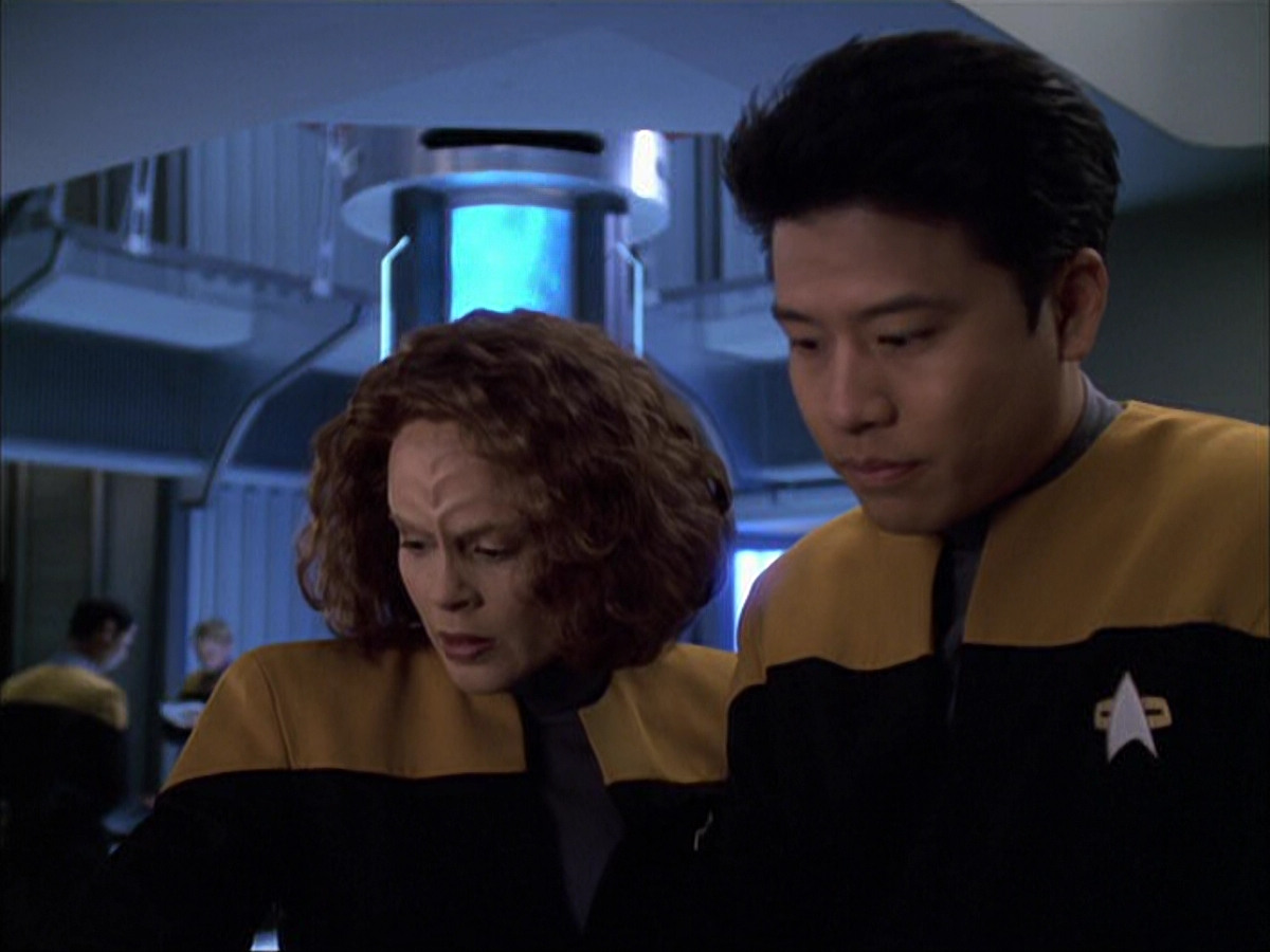 extant_StarTrek_VOY_6x05-Alice_02157.jpg