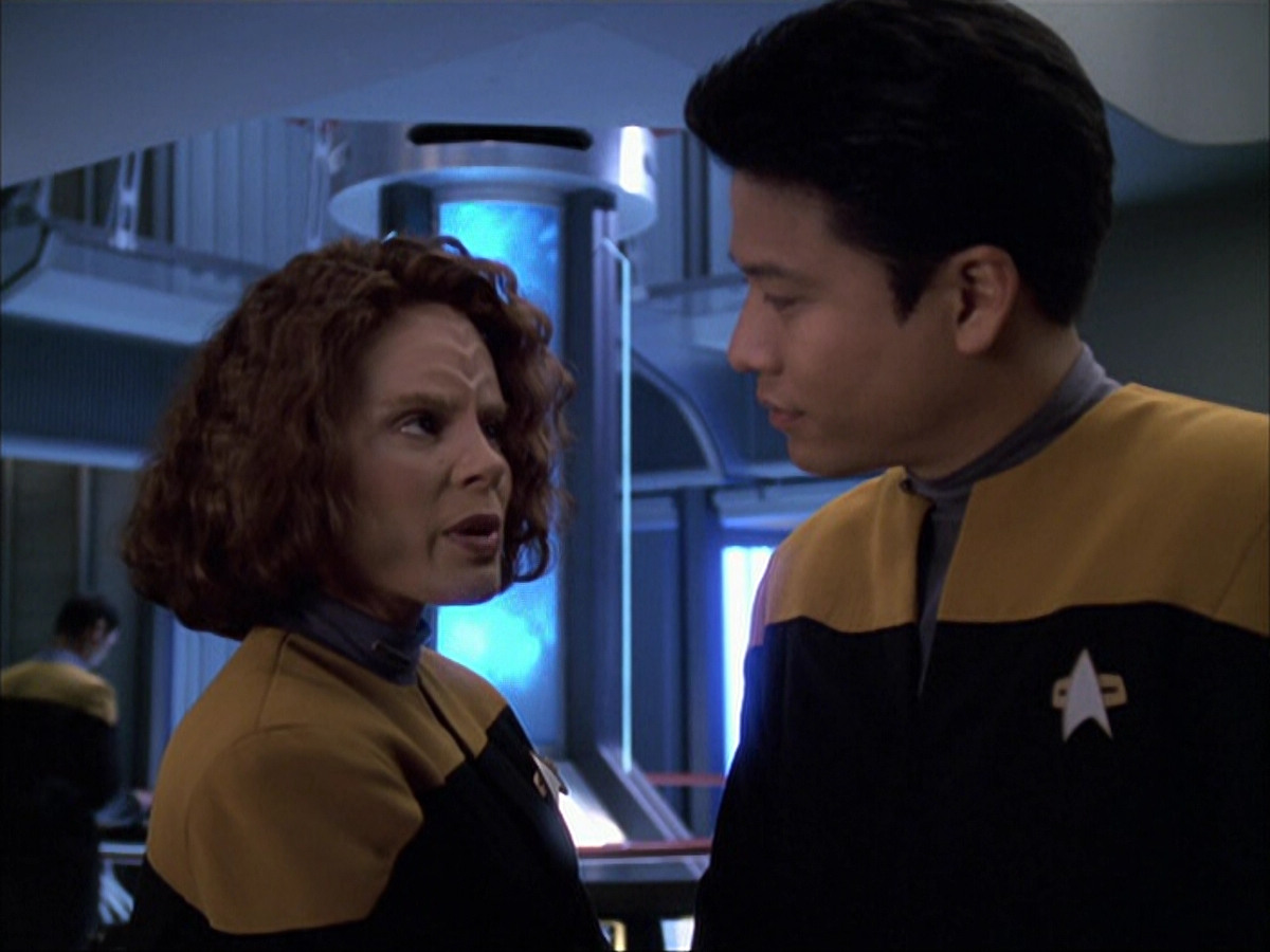 extant_StarTrek_VOY_6x05-Alice_02174.jpg