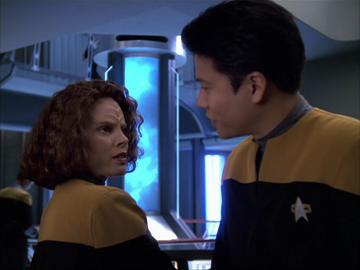 extant_StarTrek_VOY_6x05-Alice_02179.jpg