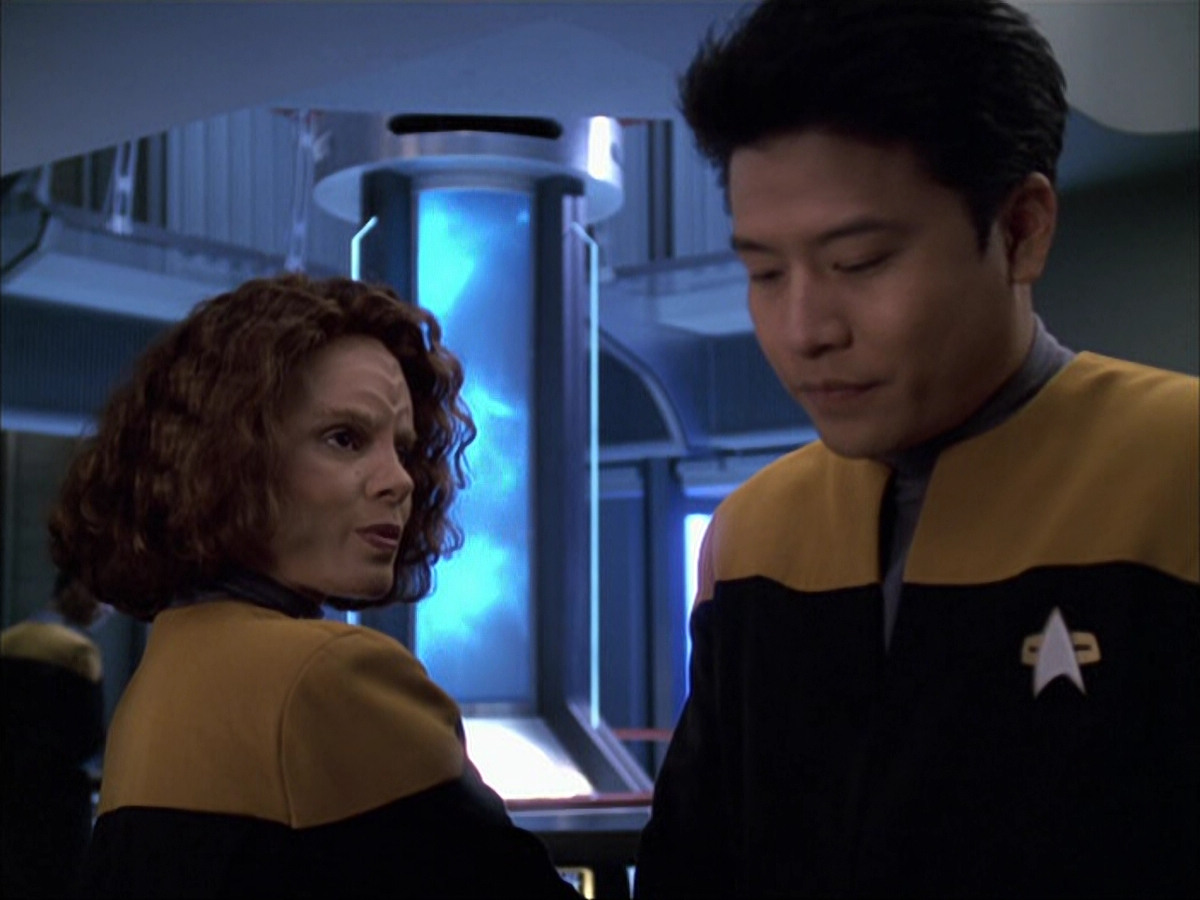 extant_StarTrek_VOY_6x05-Alice_02184.jpg