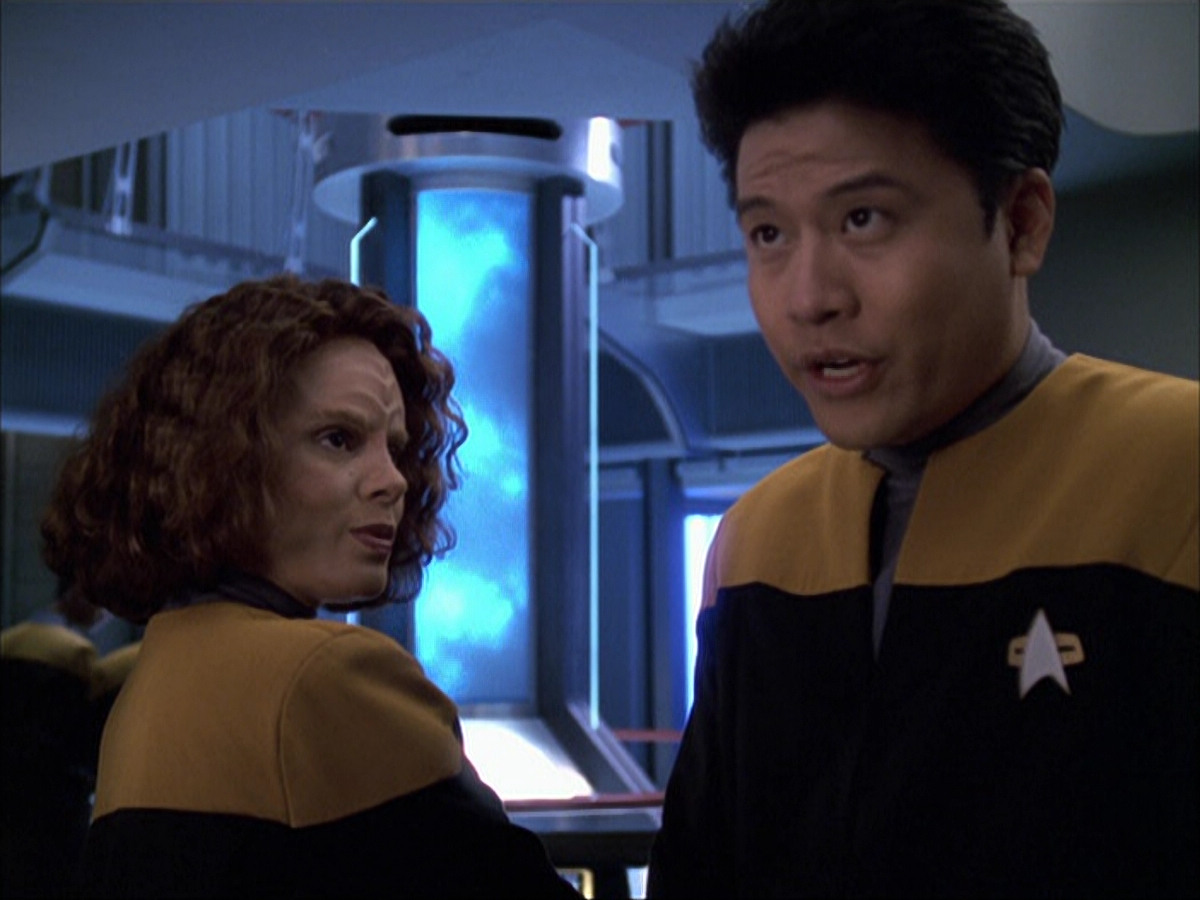 extant_StarTrek_VOY_6x05-Alice_02185.jpg