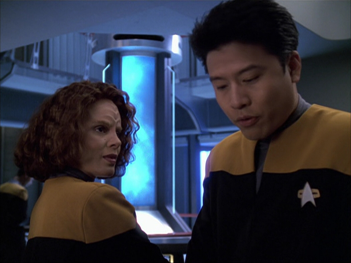 extant_StarTrek_VOY_6x05-Alice_02187.jpg