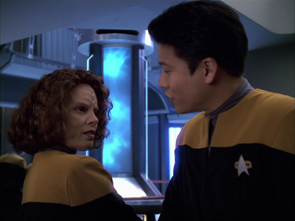 extant_StarTrek_VOY_6x05-Alice_02194.jpg