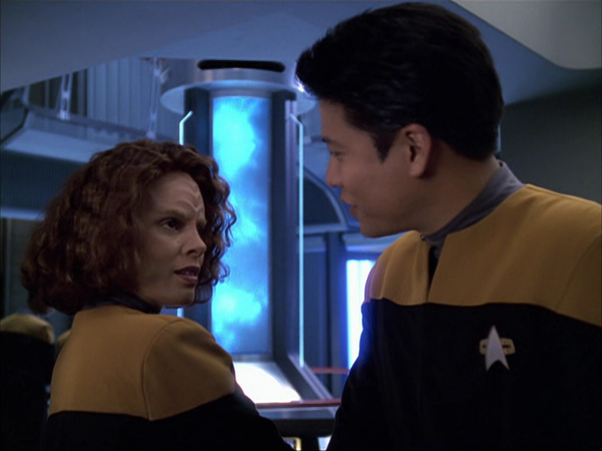 extant_StarTrek_VOY_6x05-Alice_02196.jpg