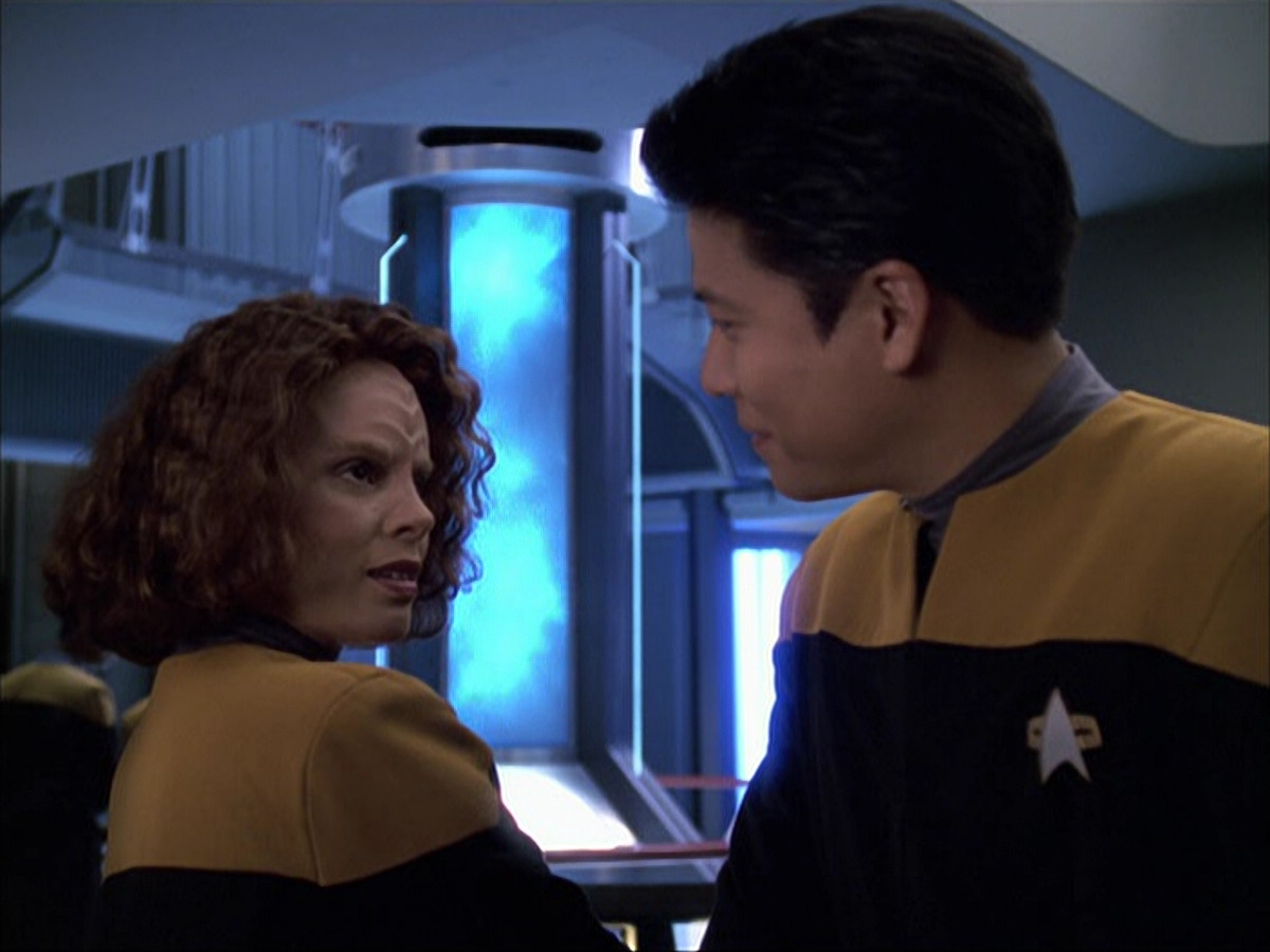 extant_StarTrek_VOY_6x05-Alice_02197.jpg