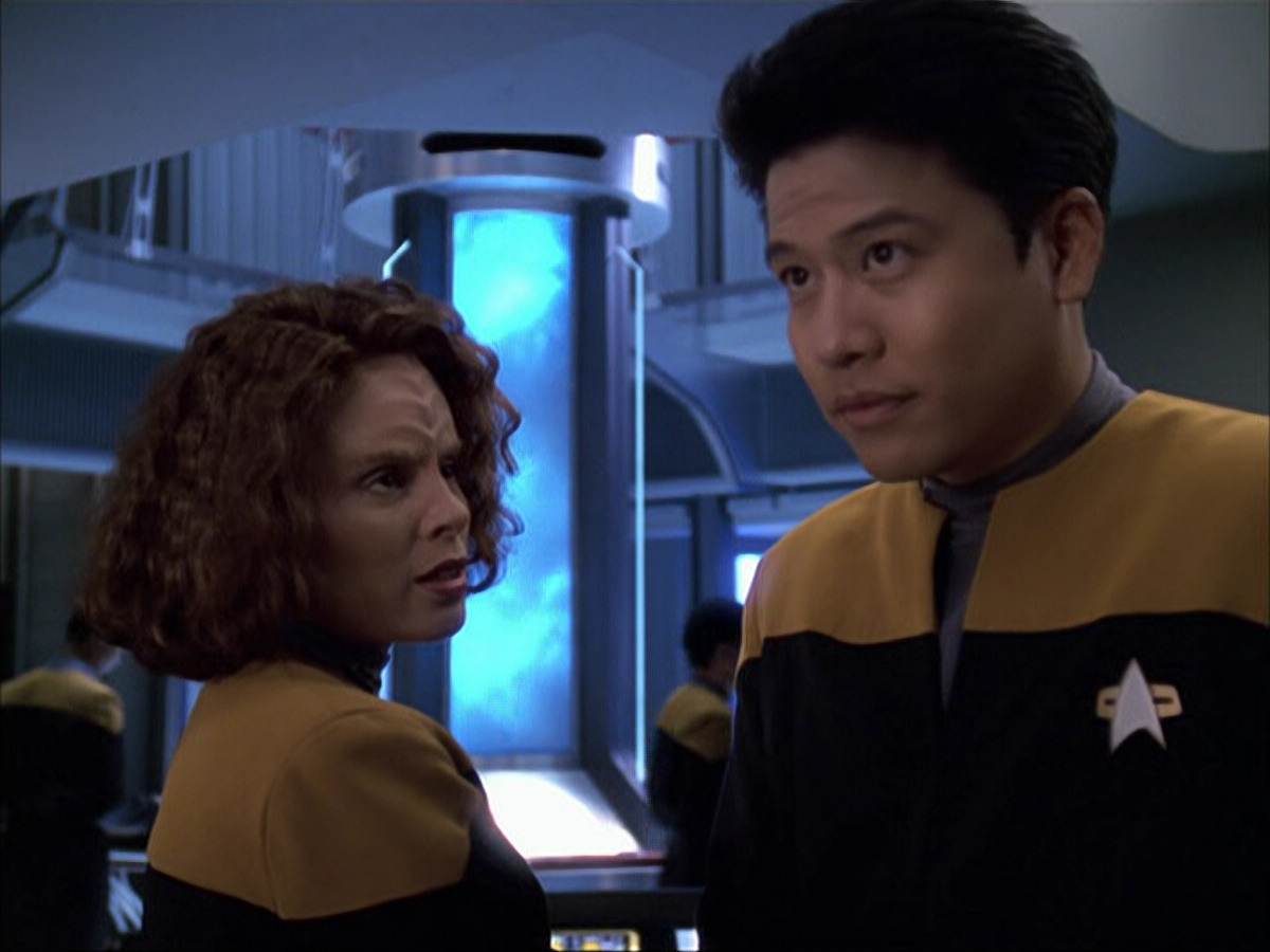 extant_StarTrek_VOY_6x05-Alice_02202.jpg