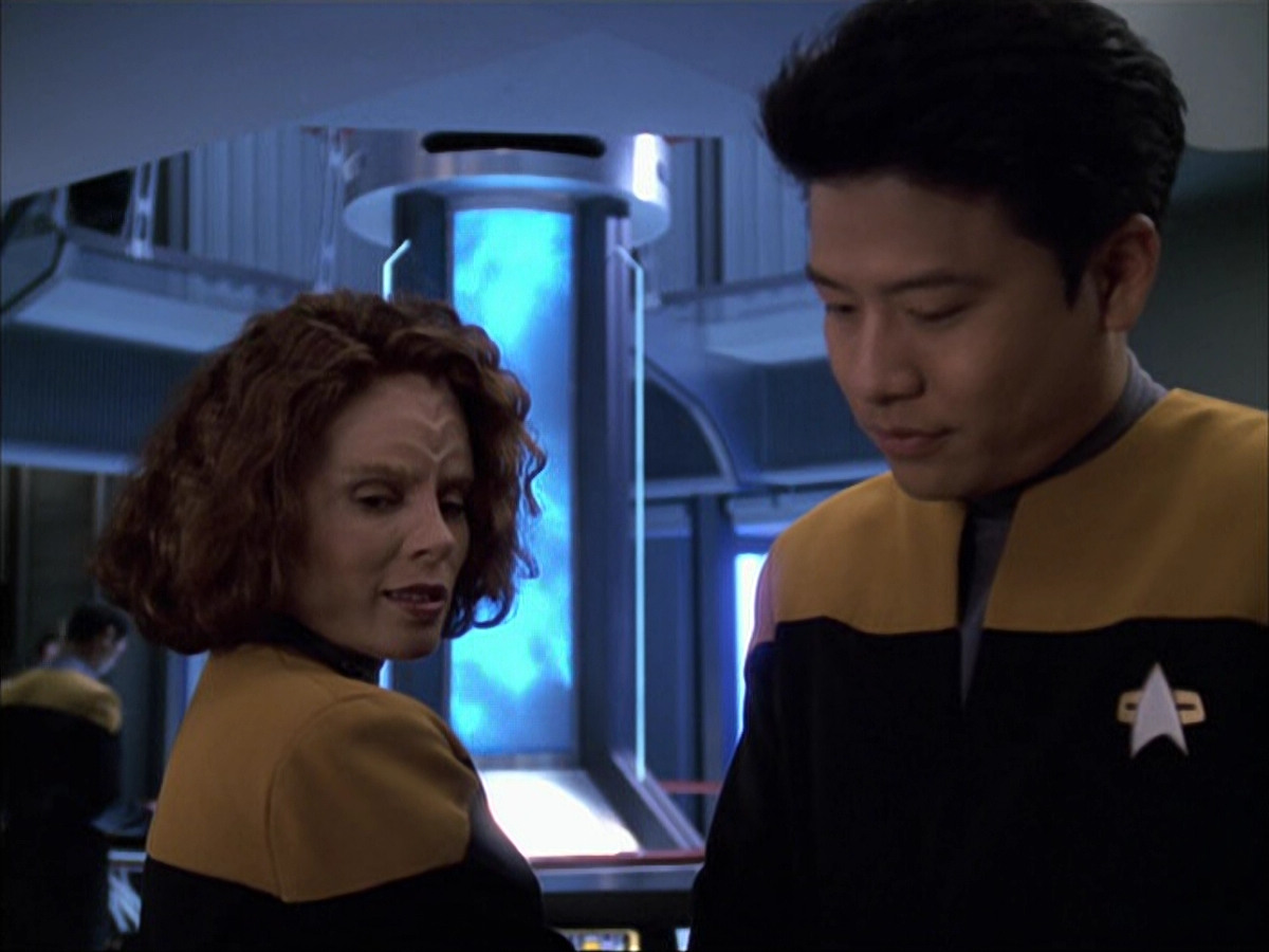 extant_StarTrek_VOY_6x05-Alice_02203.jpg