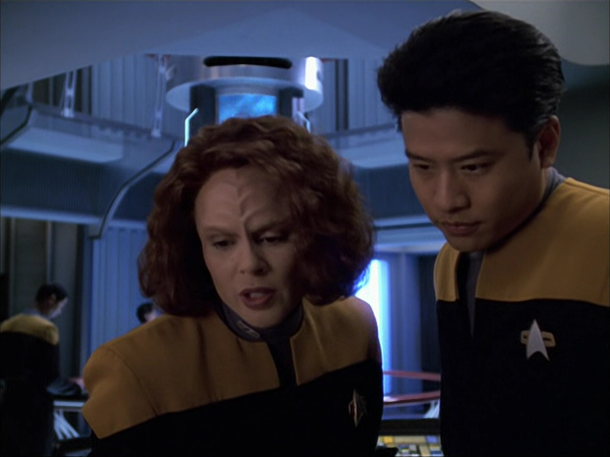 extant_StarTrek_VOY_6x05-Alice_02206.jpg