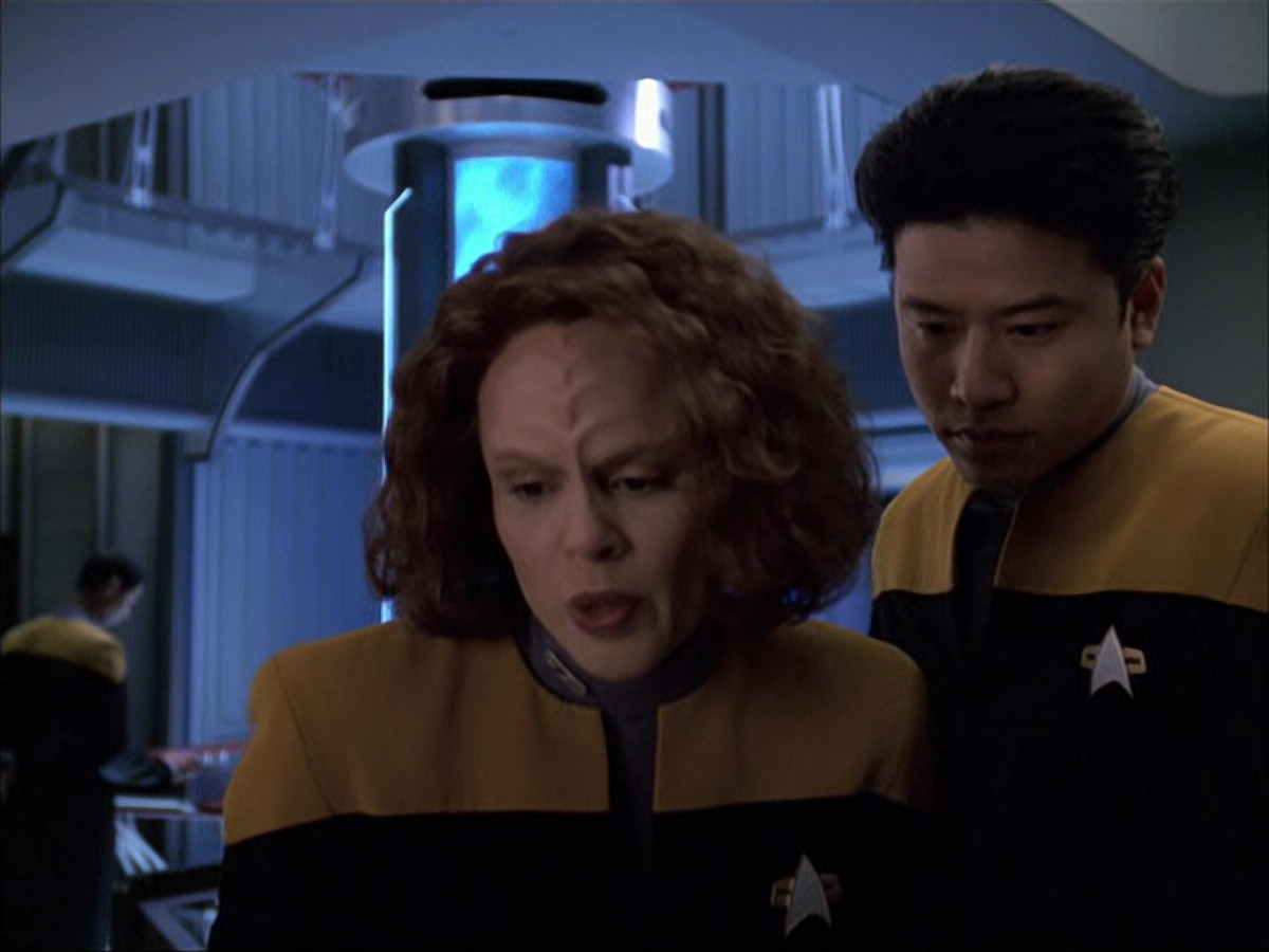 extant_StarTrek_VOY_6x05-Alice_02207.jpg