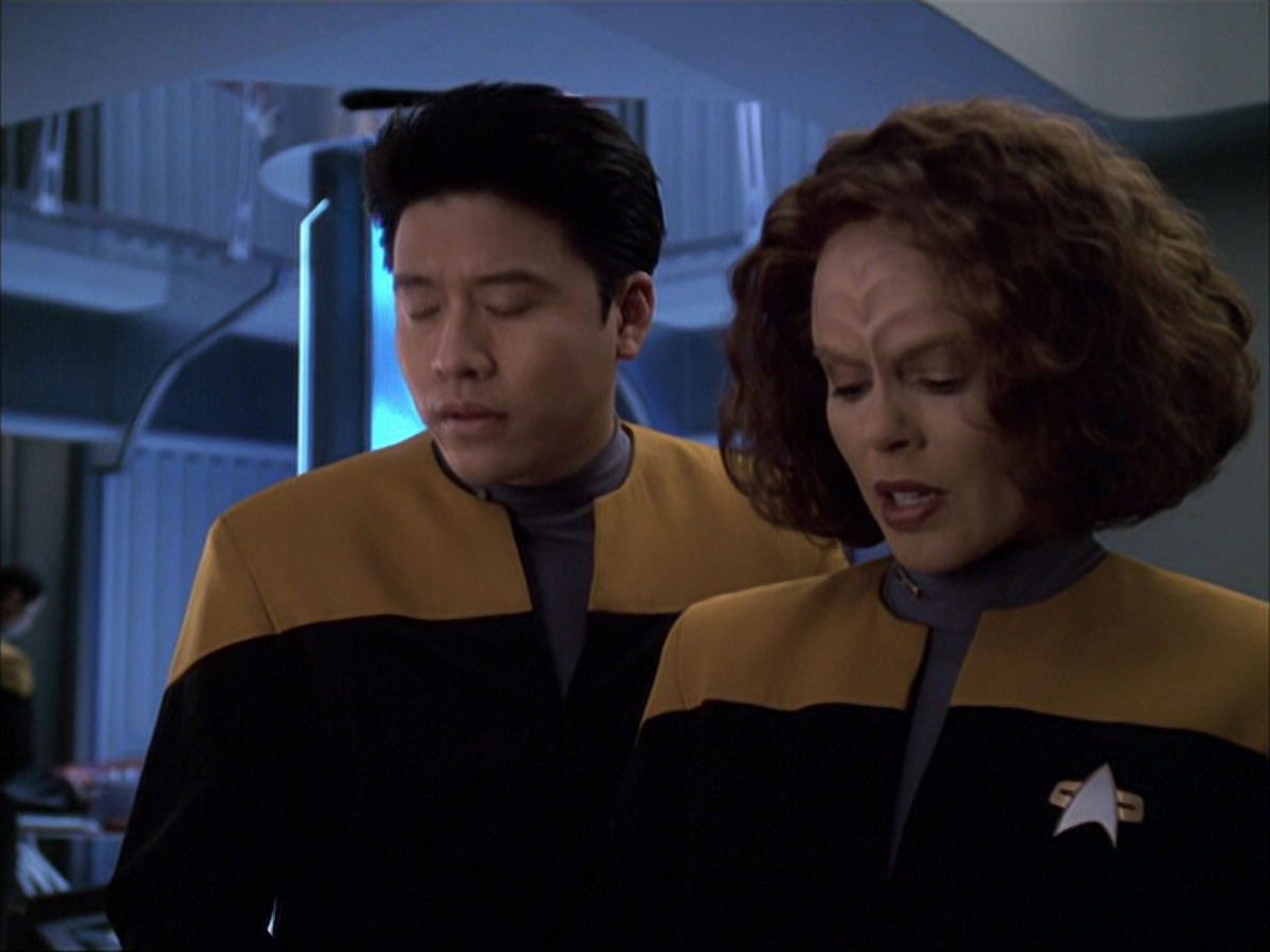 extant_StarTrek_VOY_6x05-Alice_02219.jpg