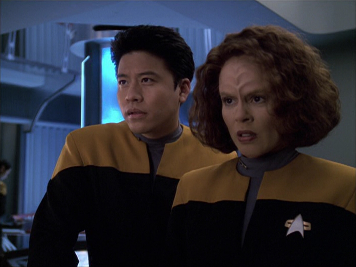 extant_StarTrek_VOY_6x05-Alice_02224.jpg