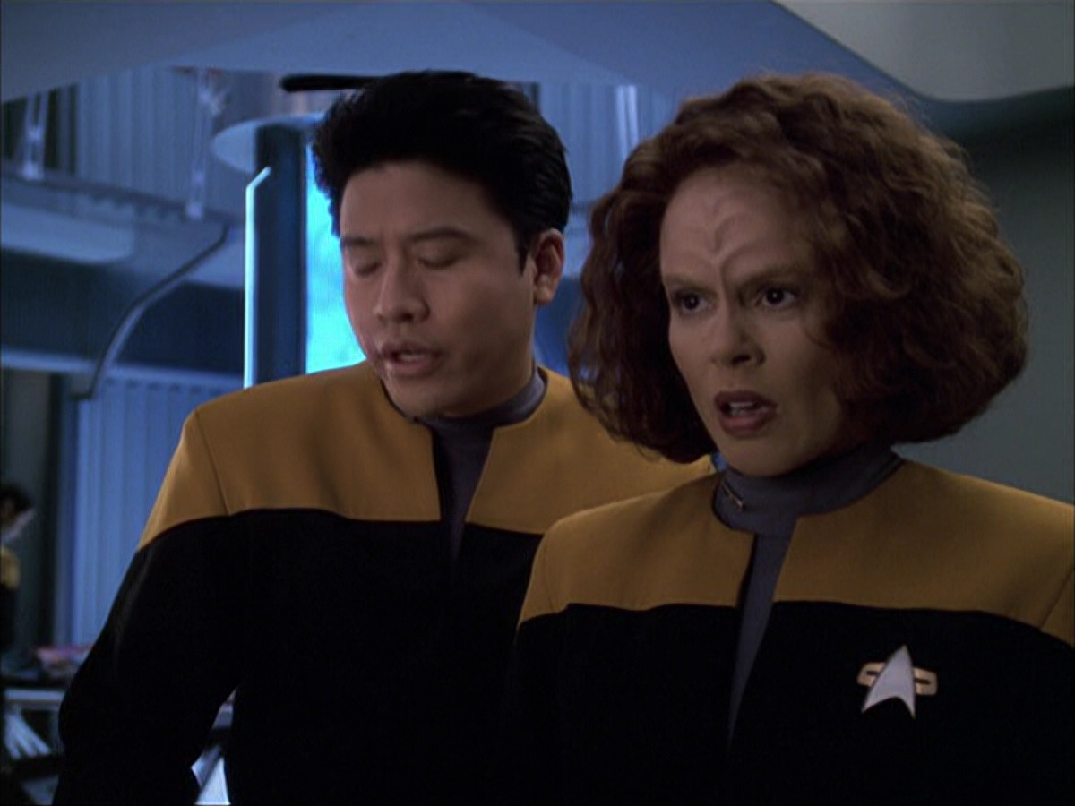 extant_StarTrek_VOY_6x05-Alice_02226.jpg