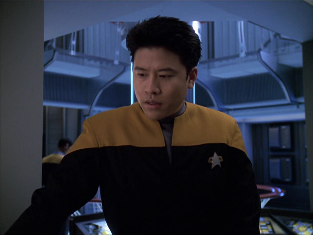 extant_StarTrek_VOY_6x05-Alice_02239.jpg