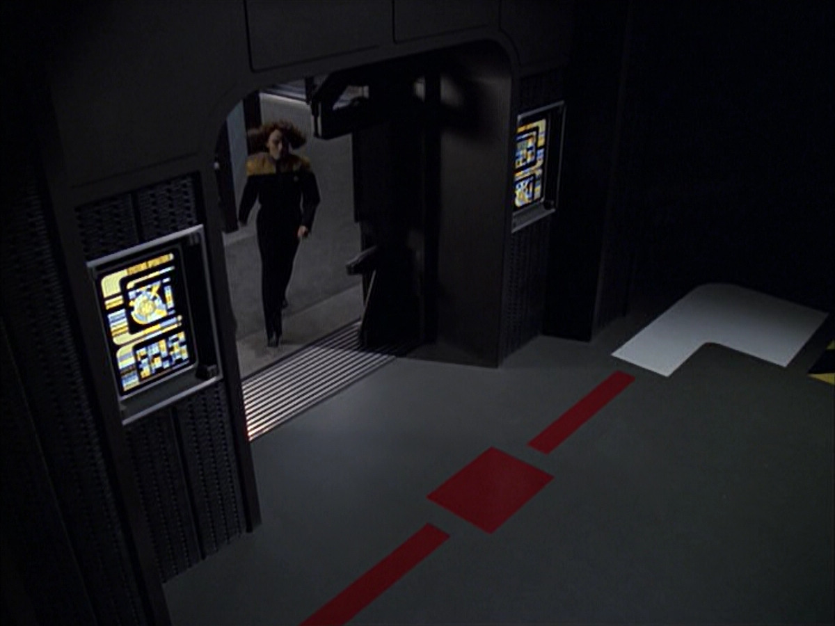 extant_StarTrek_VOY_6x05-Alice_02242.jpg
