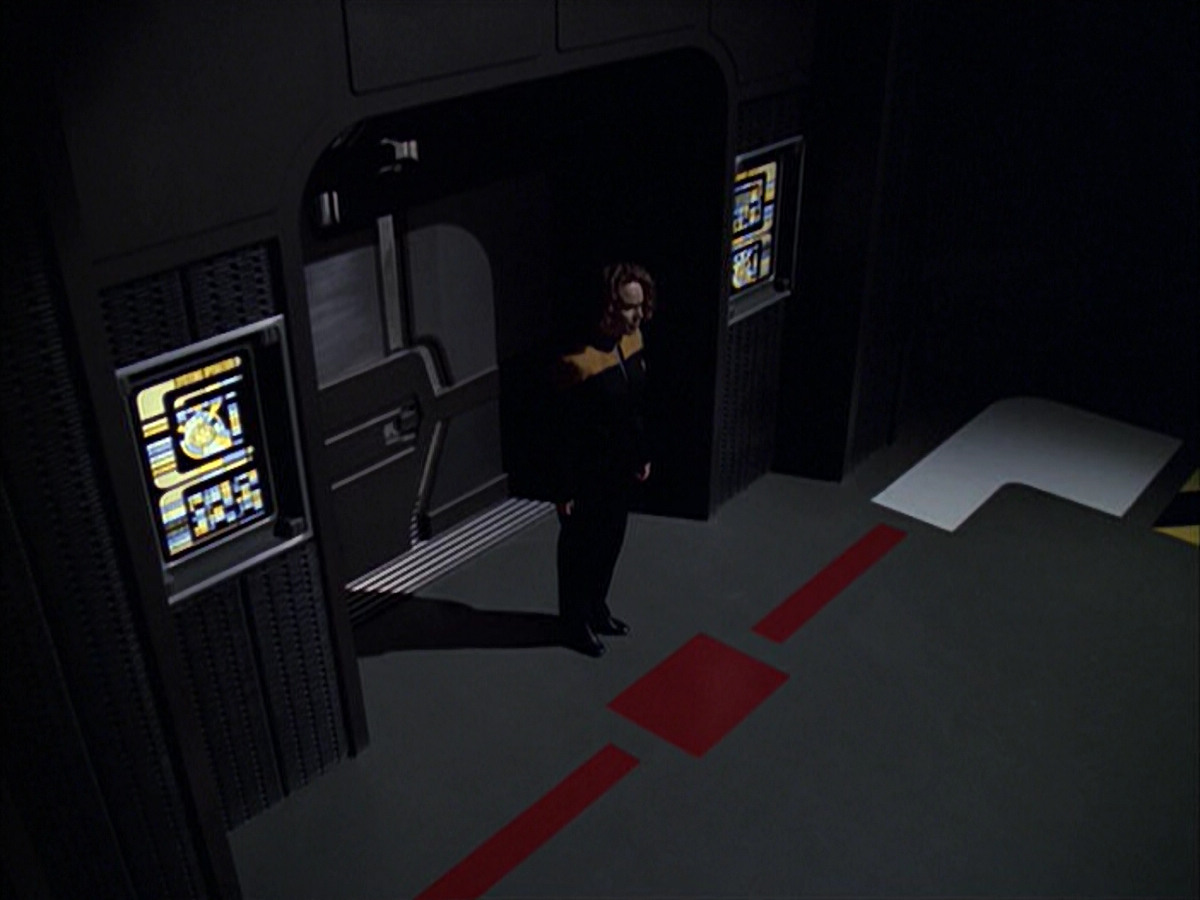 extant_StarTrek_VOY_6x05-Alice_02246.jpg