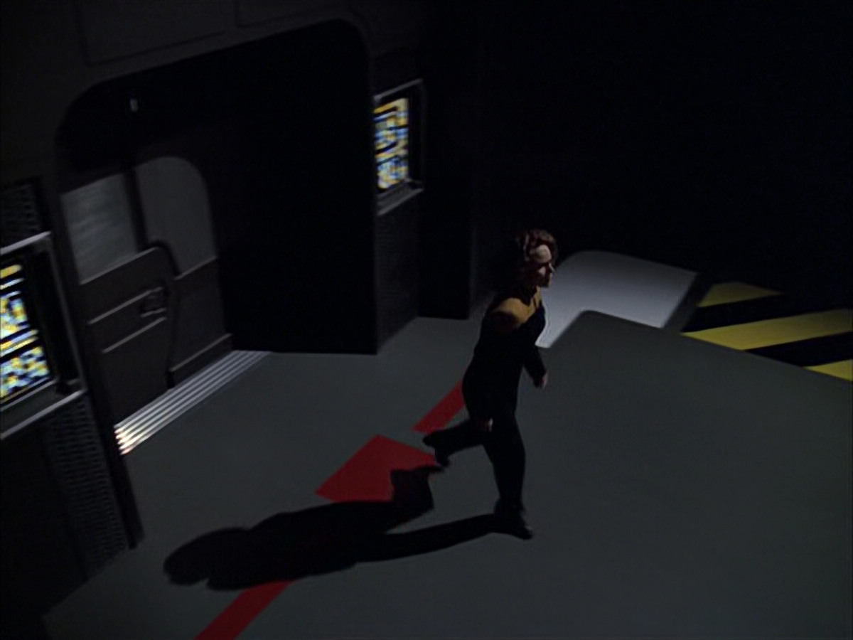extant_StarTrek_VOY_6x05-Alice_02249.jpg