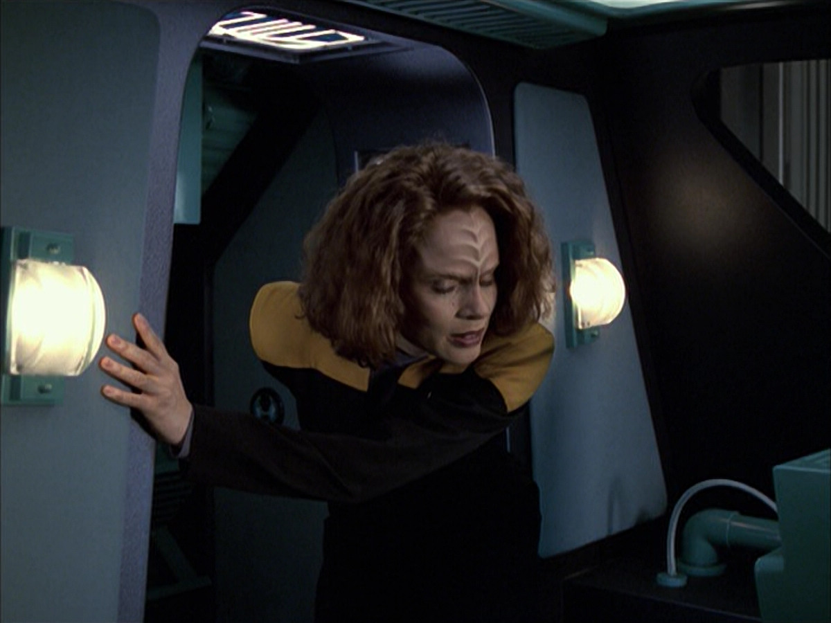 extant_StarTrek_VOY_6x05-Alice_02305.jpg