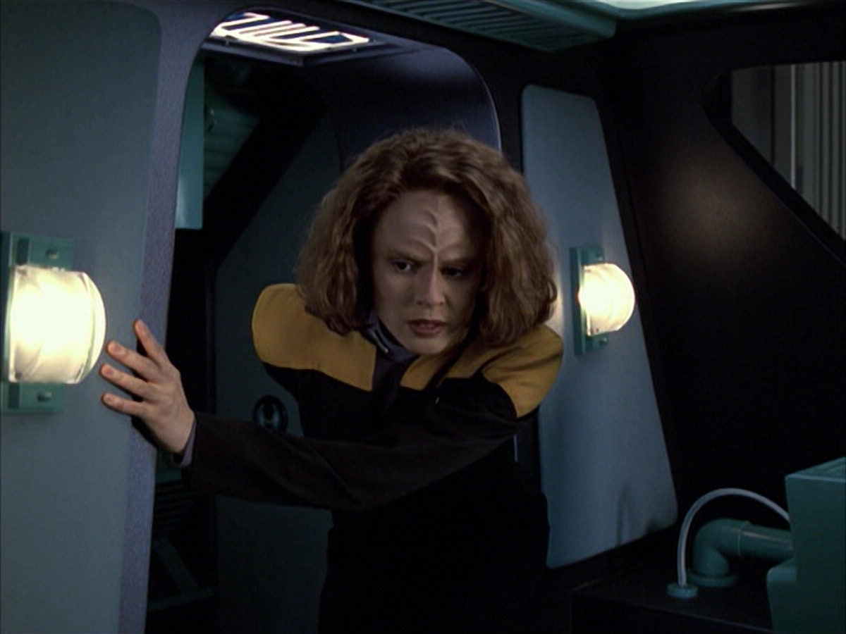 extant_StarTrek_VOY_6x05-Alice_02306.jpg