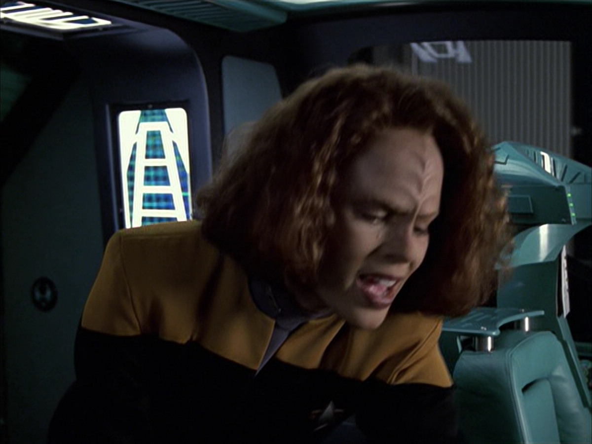 extant_StarTrek_VOY_6x05-Alice_02329.jpg