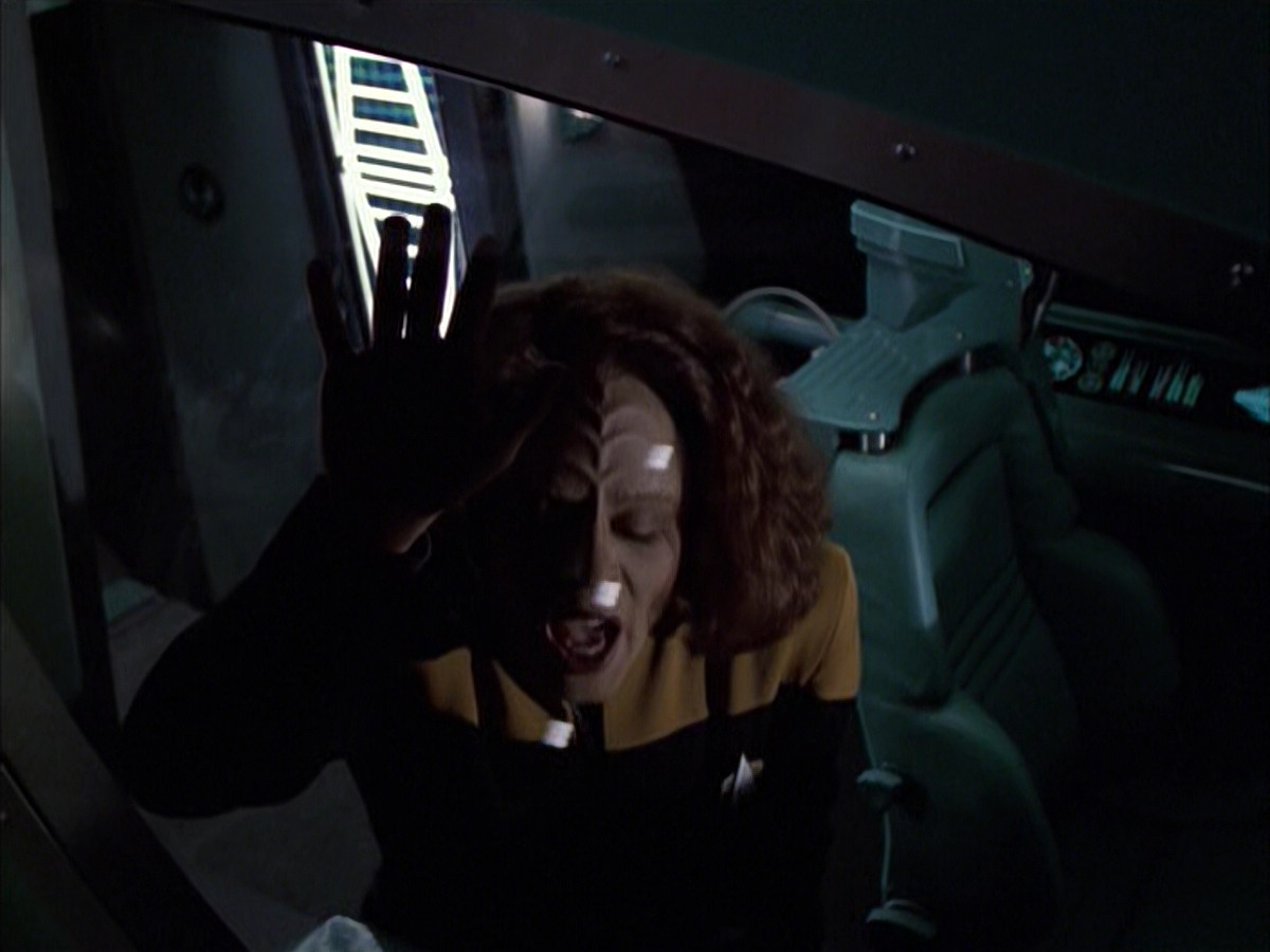 extant_StarTrek_VOY_6x05-Alice_02340.jpg