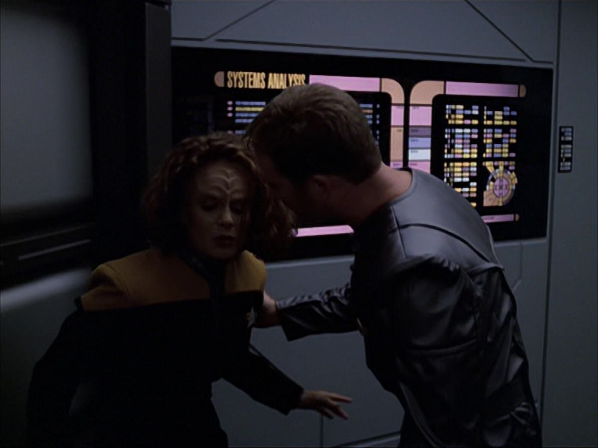extant_StarTrek_VOY_6x05-Alice_02381.jpg