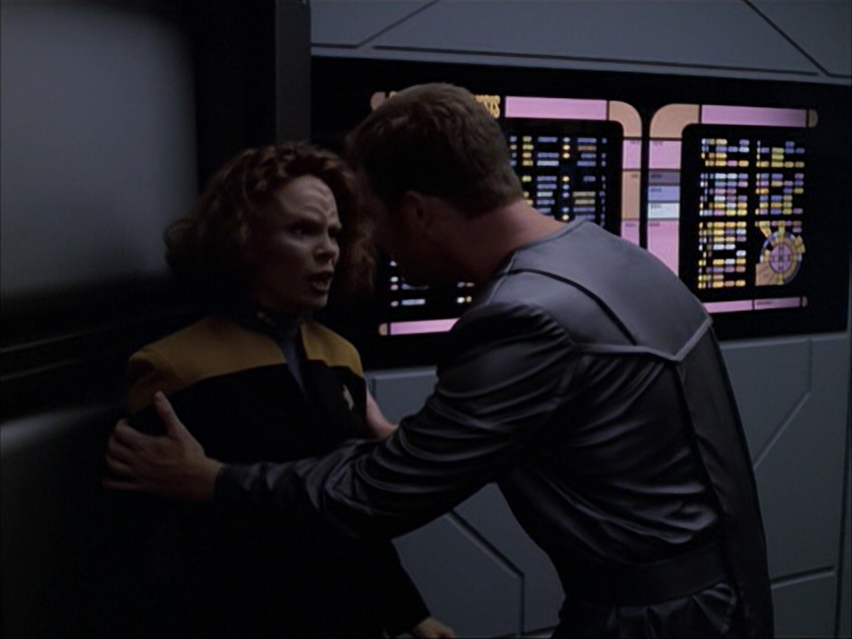 extant_StarTrek_VOY_6x05-Alice_02383.jpg